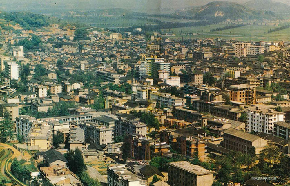 1988年寧德城區(qū)風貌。（圖源：《習近平在寧德》）