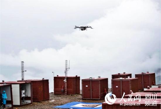 四川甘孜雅江縣引入無人機運輸，拓寬群眾致富增收新渠道。（圖片由雅江縣委宣傳部提供）
