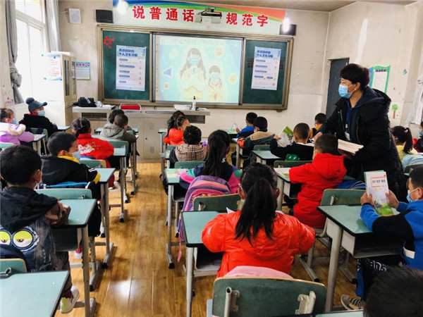 圖片默認標(biāo)題_fororder_4、恢復(fù)上課的學(xué)生們-攝影-左斌