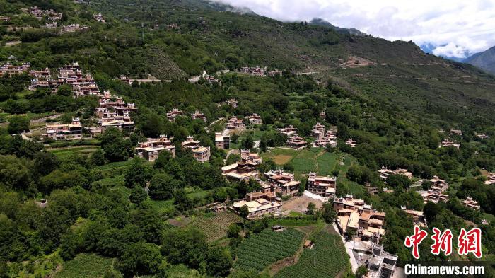 四川丹巴村民洛太的民宿致富夢(mèng)：“除了好政策，自己更要有干勁”