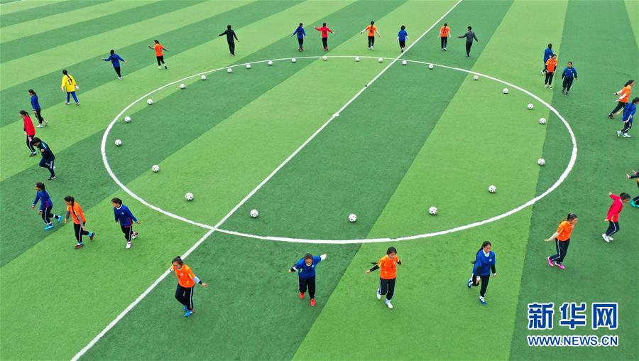 （體育·專題）（19）足球——踢球吧！草原女孩