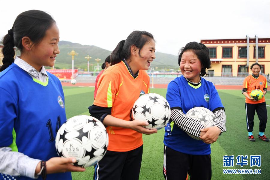 （體育·專題）（12）足球——踢球吧！草原女孩
