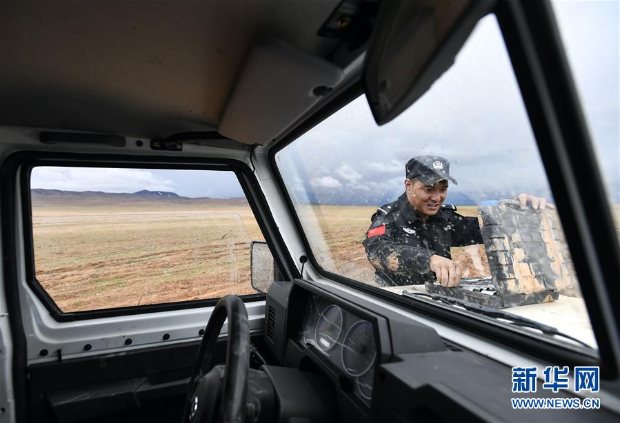 （圖文互動）（2）記者手記：可可西里，“挪”向“藏羚羊大產(chǎn)房”的14個半小時(shí)