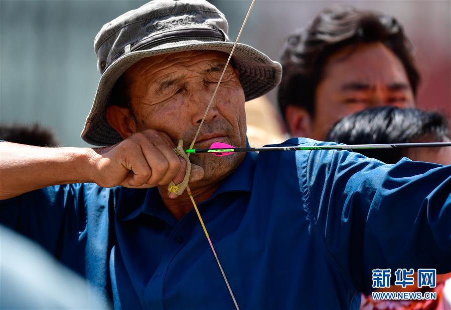 (體育)(1)青海尖扎:“五彩神箭”射箭賽開(kāi)賽