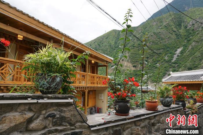 若吉村民宿。　祝歡 攝