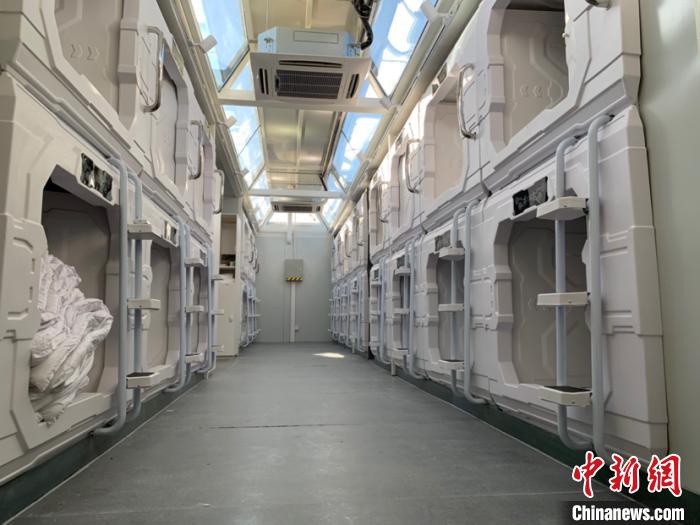 圖為火星營地“太空艙”?！O睿 攝