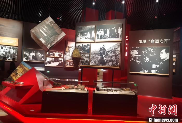 圖為紀(jì)念館內(nèi)部一角?！《∮衩?攝