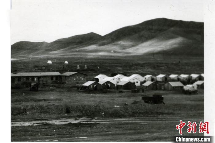 圖為20世紀(jì)70年代風(fēng)火山觀測(cè)站科學(xué)城。(資料圖) 中鐵西北科學(xué)研究院供圖