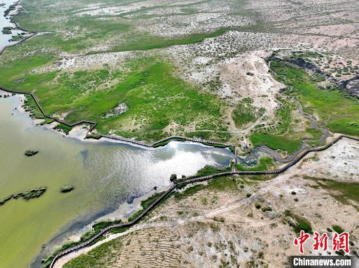 圖為航拍都蘭湖國家濕地公園?！∑钤鲚?攝