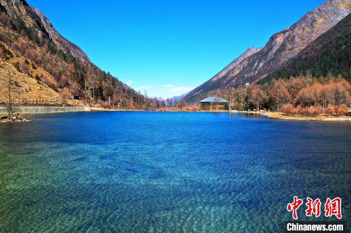 畢棚溝景區(qū)風(fēng)光?！“苍?攝