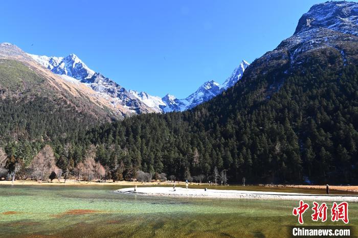 畢棚溝景區(qū)風(fēng)光?！“苍?攝