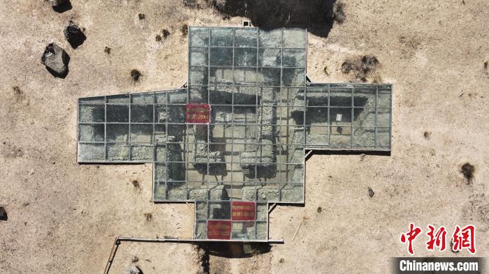 圖為被稱為“九層妖塔”的熱水墓群一號大墓。　馬銘言 攝