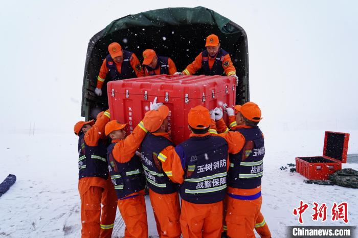 青海玉樹(shù)消防高原礪劍零下15度開(kāi)展地震實(shí)戰(zhàn)演練