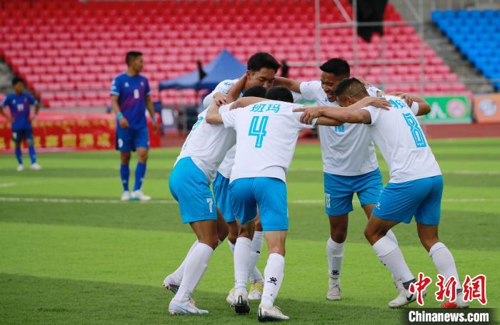 圖為班瑪隊(duì)隊(duì)員慶祝進(jìn)球?！●R銘言 攝