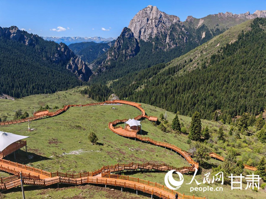 最美自駕公路——江迭公路沿途美景。人民日報記者 銀燕攝