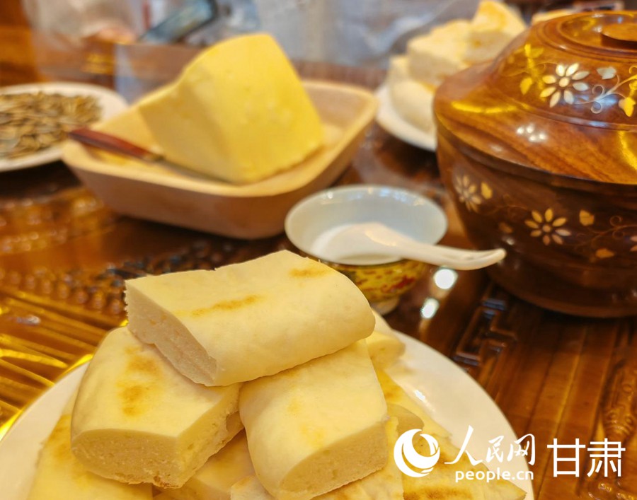 藏式餐點。人民日報記者 銀燕攝