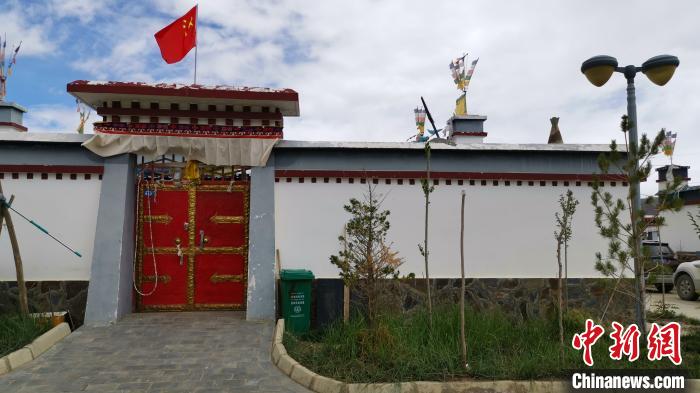 圖為群培新家外景?！垈?攝