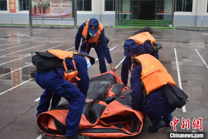 6分26秒！西藏森林消防開展防汛抗洪拉動(dòng)演練