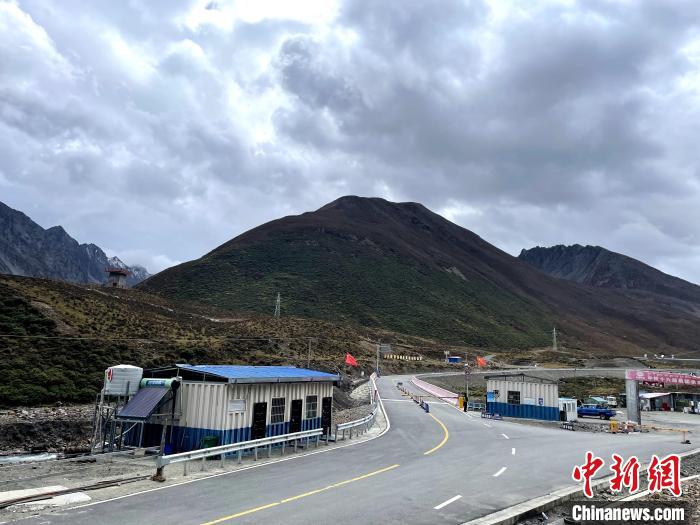 西藏邊境警察：守護G219！在移動方艙的青春堅守