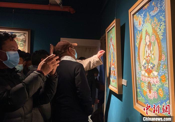 11月17日，由西藏自治區(qū)文學藝術界聯(lián)合會主辦的第七屆“見即愿滿”西藏精品唐卡展在拉薩拉開帷幕。 <a target='_blank' href='/'><p  align=