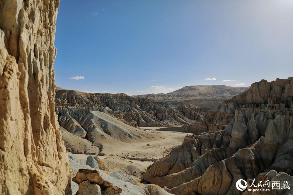 傍晚的札達(dá)土林。人民網(wǎng) 李海霞攝