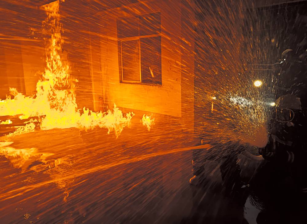 滅火救援演練，畫面震撼。