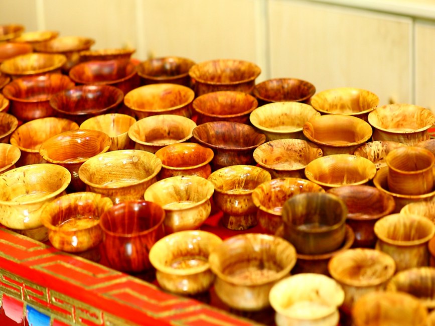 藏地木碗成品。