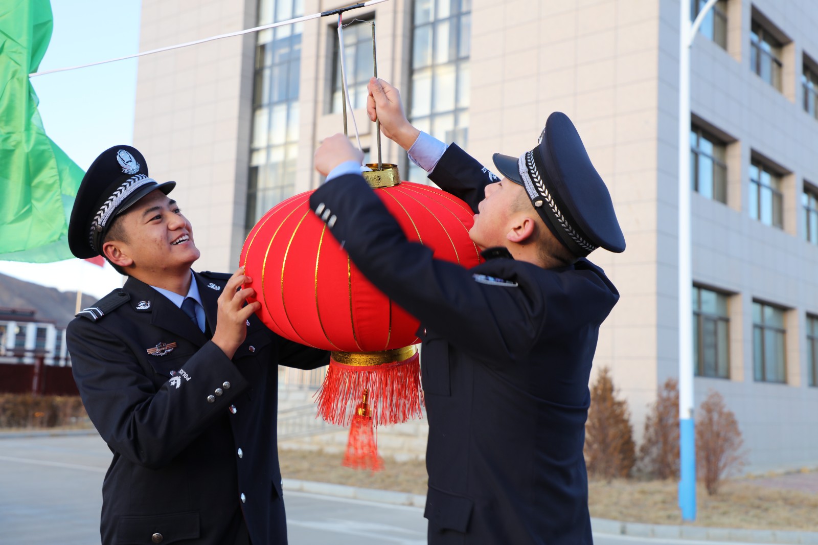 （要聞 新媒體）雪域邊關(guān)的他們，是歸途的(4189296)-20230122091651.jpg