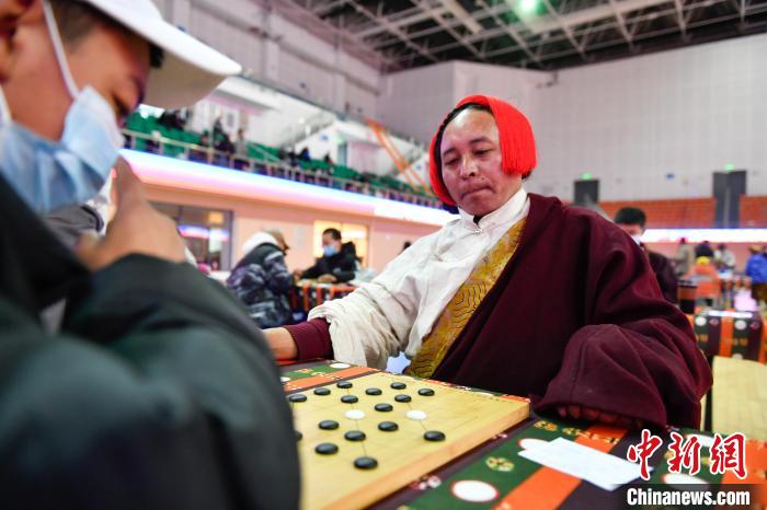 圖為比賽現(xiàn)場(chǎng)?！∝暩聛?lái)松 攝