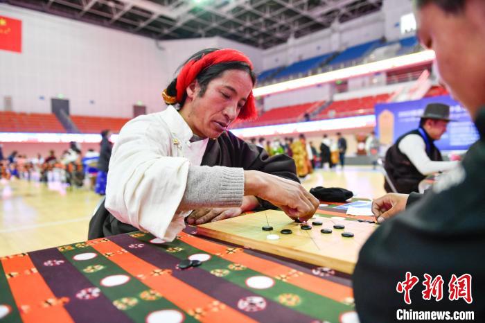 圖為比賽現(xiàn)場(chǎng)。　貢嘎來(lái)松 攝