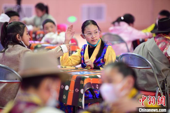 圖為比賽現(xiàn)場(chǎng)?！∝暩聛?lái)松 攝