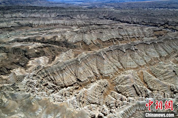 4月5日，西藏阿里札達土林。(無人機照片) 李林 攝