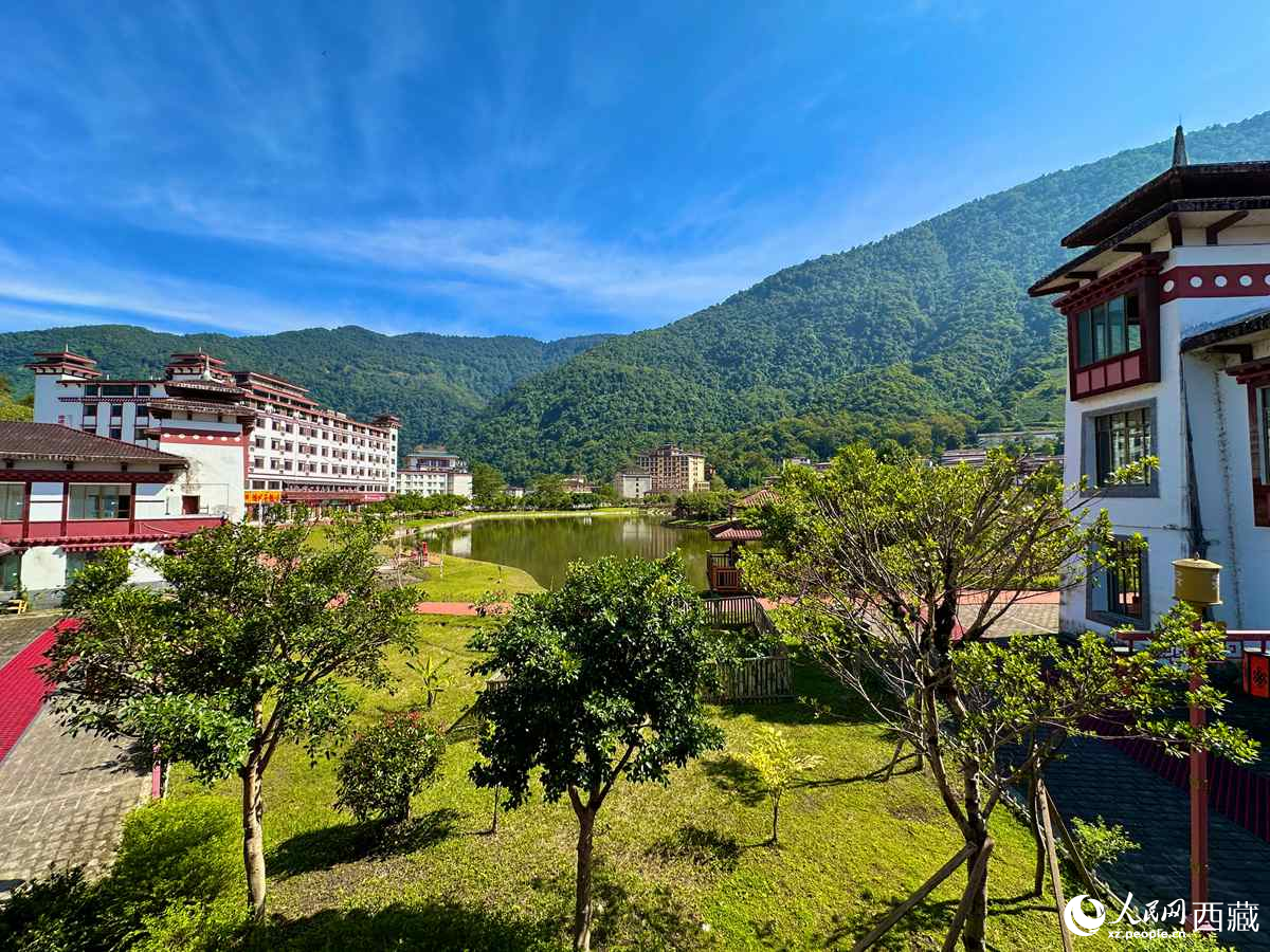 四季如春的墨脫縣。人民網記者 次仁羅布攝