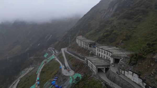 幾代建設(shè)者，歷經(jīng)半個(gè)多世紀(jì)完成！這是一條怎樣的公路？