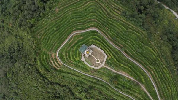 幾代建設(shè)者，歷經(jīng)半個(gè)多世紀(jì)完成！這是一條怎樣的公路？