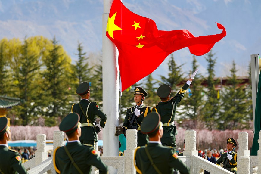 升旗儀式現(xiàn)場。