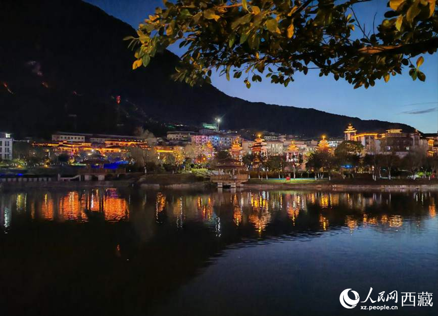 墨脫縣夜景。人民網(wǎng) 李海霞攝