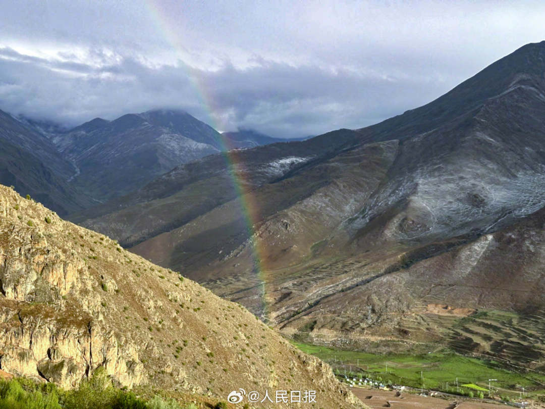 接好運(yùn)！青藏高原現(xiàn)巨大彩虹橋