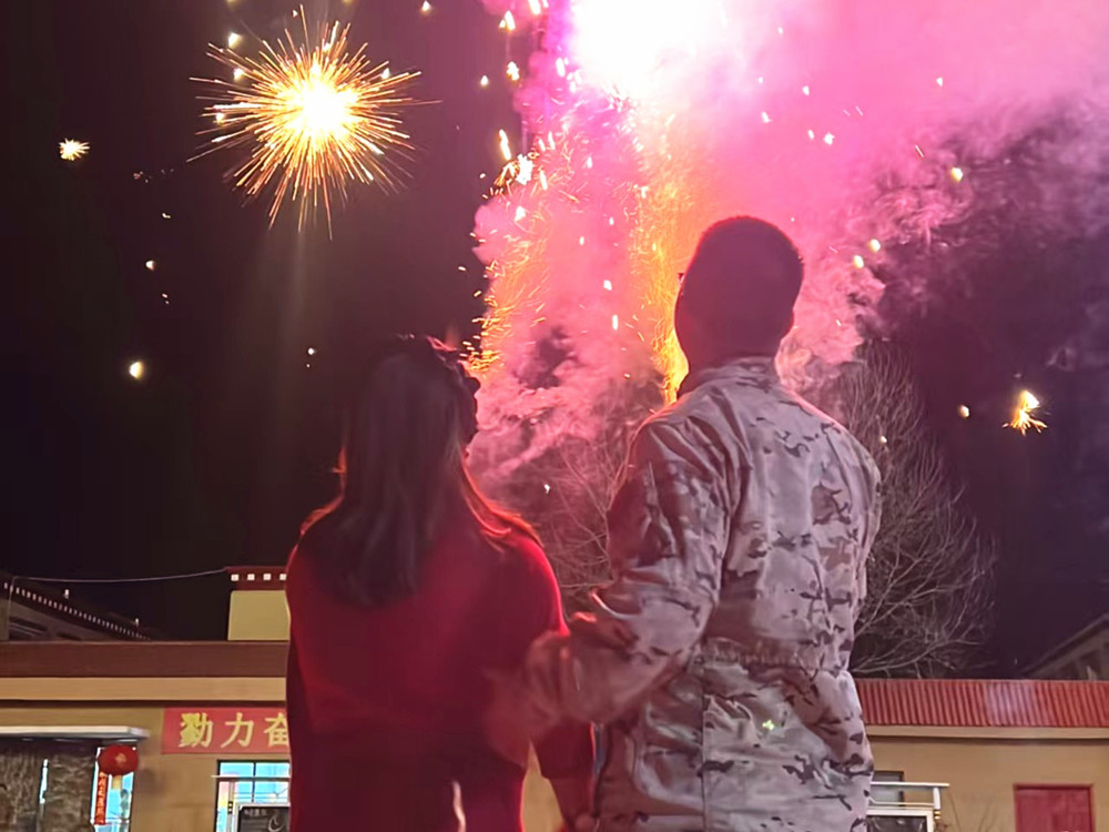 來隊家屬的溫馨瞬間?；粢綌z