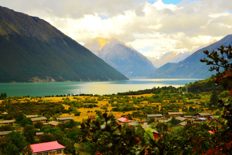 懂西藏的人，一定不會(huì)錯(cuò)過(guò)林芝的秋天