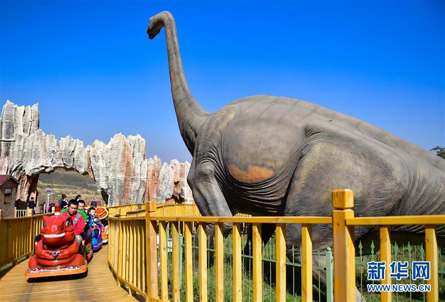 （全面建成小康社會“百城千縣萬村調研行”·圖文互動）（5）青?？柎澹骸肮夤鞔濉钡娜A麗轉身