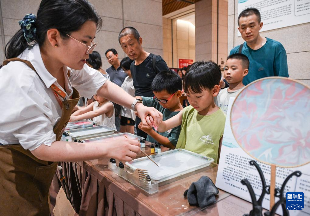 慶“立秋” 逛非遺