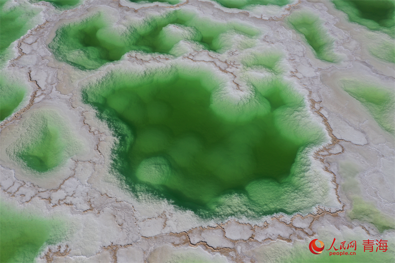 “鹽灘碧水”翡翠湖。人民網(wǎng) 況玉攝